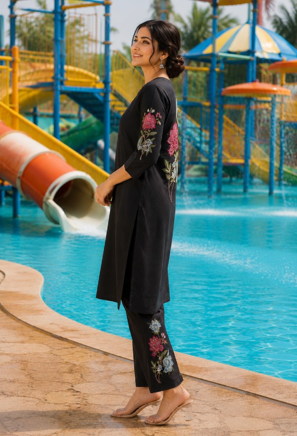 Floral Embroidery Kurta Set